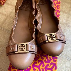 NIB Tory Burch Ambrose Ballet Flat Brown, 8.5